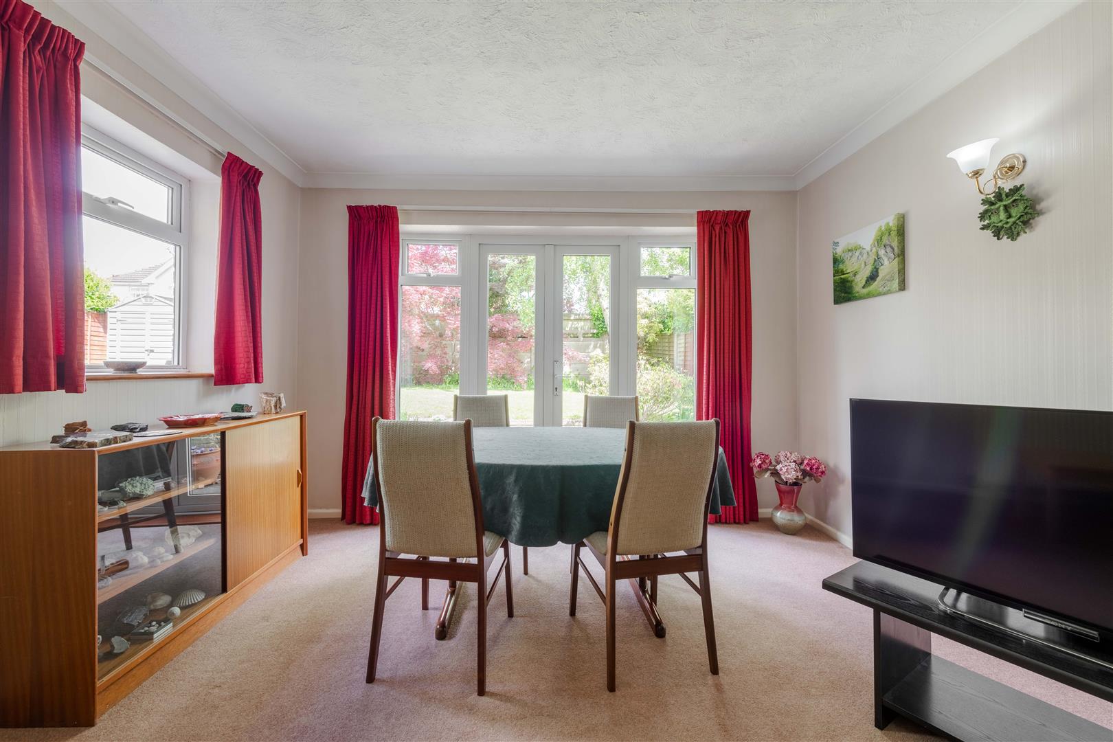 3 bed property in Wollescote Road, Stourbridge